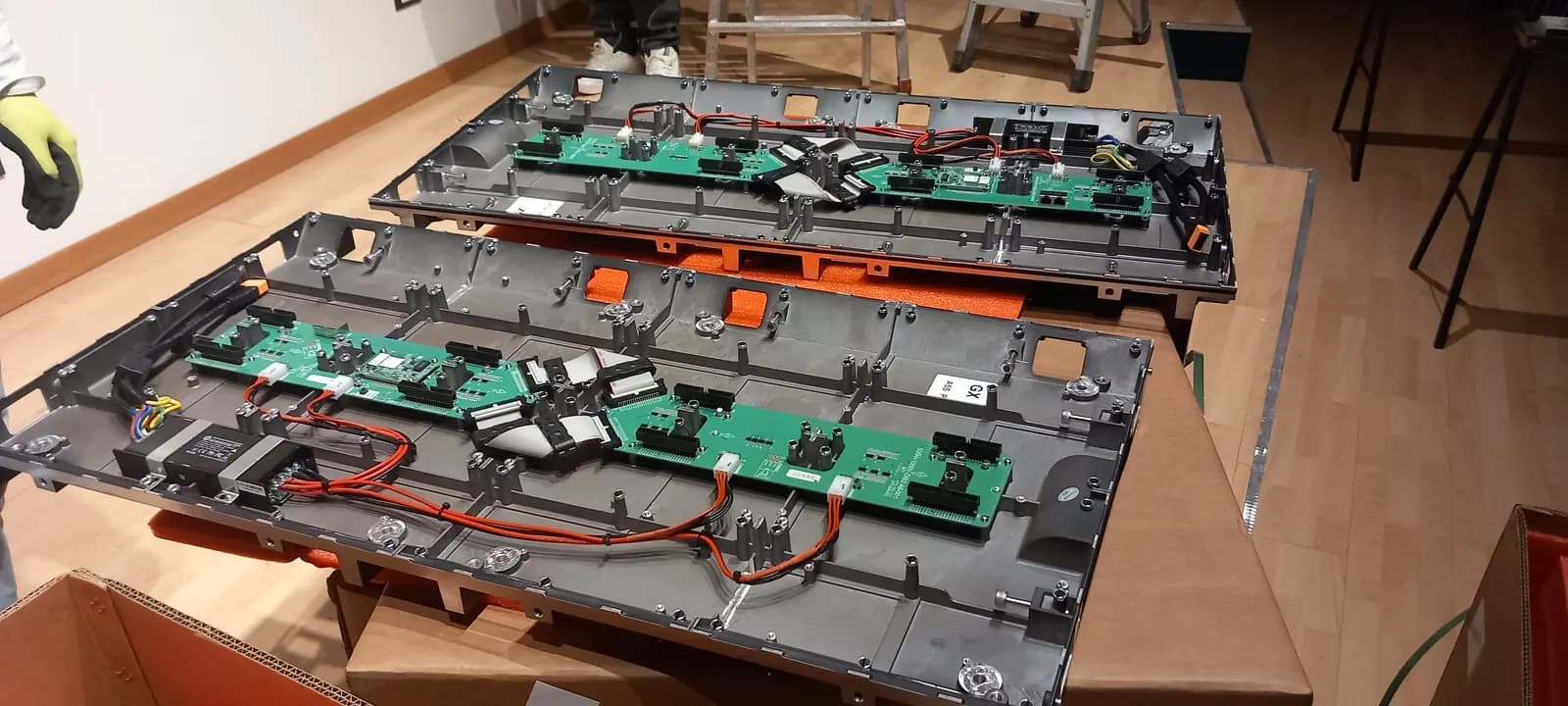 Moduli del ledwall pronti per il montaggio